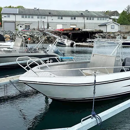 5 Person In * Oksvoll